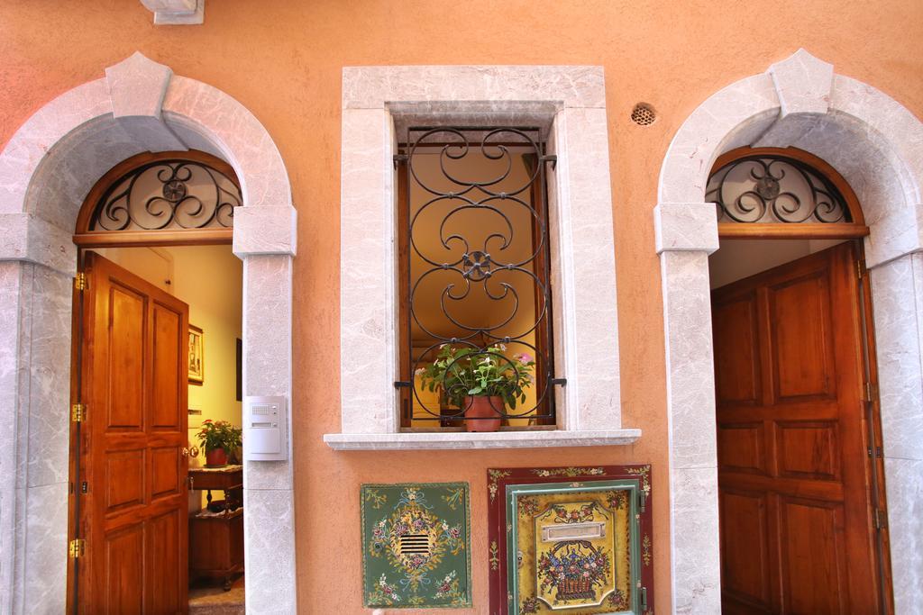 Casa Antico Borgo Cuseni Lägenhet Taormina Exteriör bild
