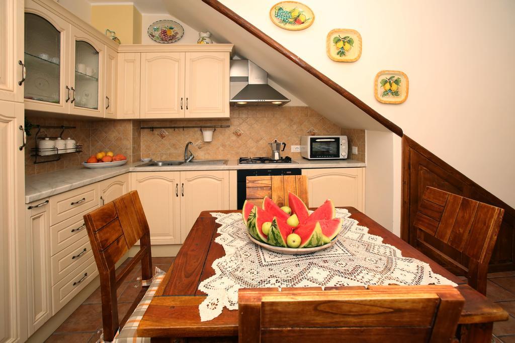 Casa Antico Borgo Cuseni Lägenhet Taormina Exteriör bild